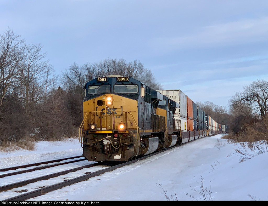 CSX 3093 on I003